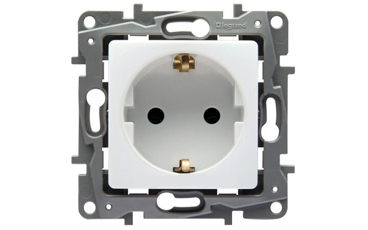 фото - Legrand Etika Бел Розетка с/з, винт. клем. 672221