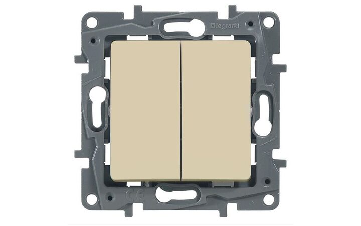 фото - Legrand Etika Крем Выключатель 2-х клавишный, 10А, винт. клем. 672302