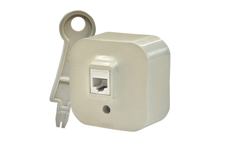 фото - Legrand Quteo Беж Розетка RJ45 кат5е UTP (782254)
