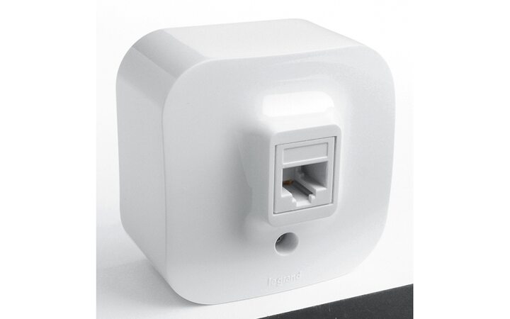 фото - Legrand Quteo Бел Розетка RJ45 кат5е UTP (782224)