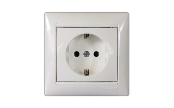 фото - Legrand Valena Бел Розетка 1-ая с/з (774420)