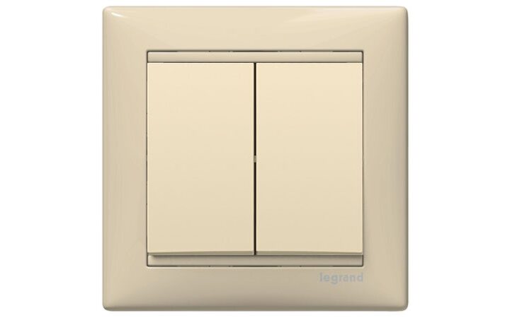 фото - Legrand Valena Крем Выключатель 2-клавишный (774305)