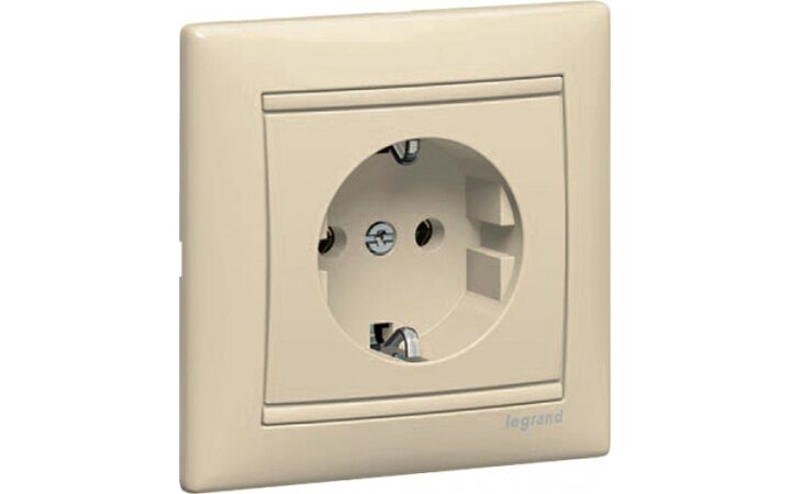 фото - Legrand Valena Крем Розетка 1-ая с/з с защитными шторками (774321)