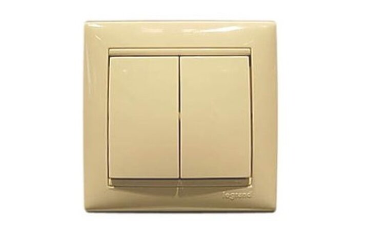 фото - Legrand Valena Крем Переключатель 2-х клавишный (774308)