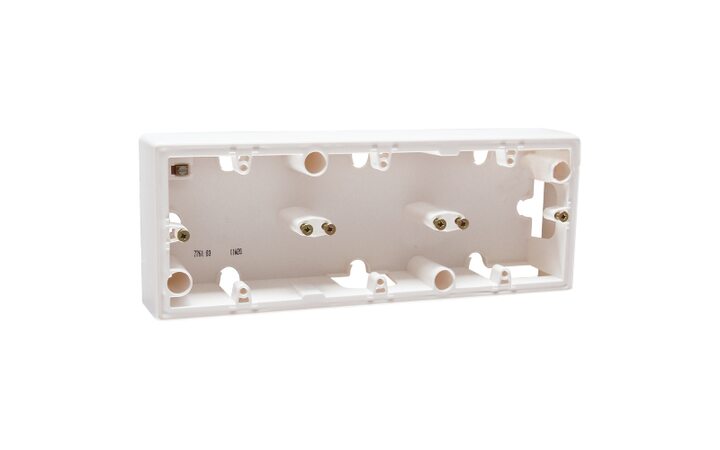 фото - Legrand Valena Бел Рамка подъёмная 3-ая (776183)