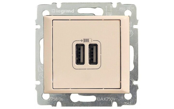 фото - Legrand Valena Крем Розетка 2-ая USB (774170)