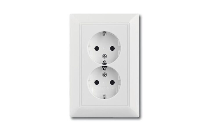 фото - ABB BJB Basic 55 Бел Розетка 2-ая с/з моноблок, с защитными шторками (2021-0-0378)