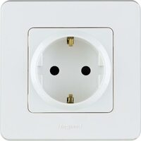 Розетка 1-м СП Inspiria 16А IP20 250В 2P+E защ. шторки немецк. стандарт бел. Leg 673730