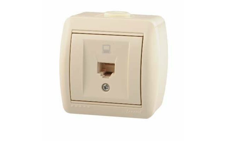 фото - Розетка компьютерная RJ45 1-м ОП Ната 16А IP20 крем. LEZARD 710-0300-139