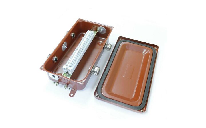 фото - Коробка КЗНС-16 УХЛ1.5 IP65 с латунными сальниками ЗЭТАРУС zeta30316