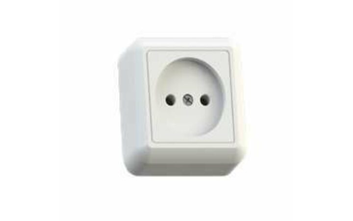 фото - Розетка 1-м ОП Оптима РА10-375 10А IP20 без заземл. с монтаж. пластиной бел. Кунцево 8006