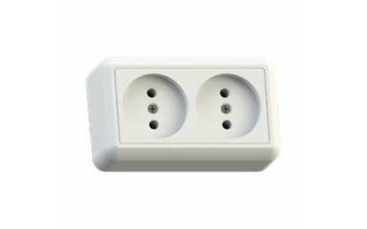 фото - Розетка 2-м ОП Оптима РА10-373 10А IP20 без заземл. с монтаж. пластиной бел. Кунцево 8009