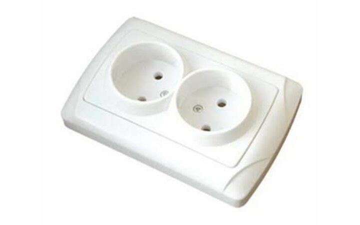 фото - Розетка 2-м СП Маргарита 16А IP20 без заземл. бел. UNIVersal М0102