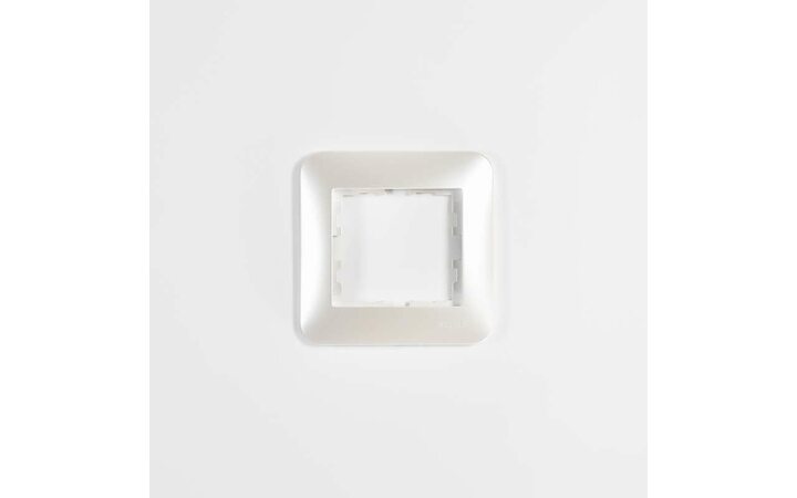 фото - Рамка 1-м KARINA LIFE горизонт. жемчуж./бел. перламутр. LEZARD 708-3000-146