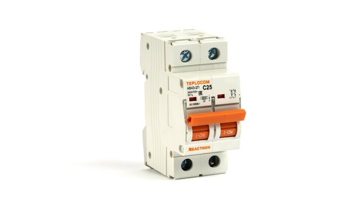 фото - СКАТ Автоматический Выключатель 4,5кА 2П х-ка С 25А 240/415В TEPLOCOM (8412)