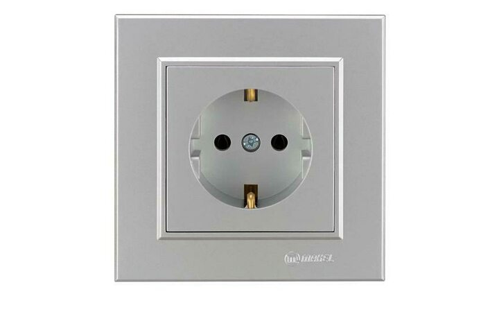 фото - Розетка 1-м СП Karea 16А IP20 с/з сереб. Makel 56065028