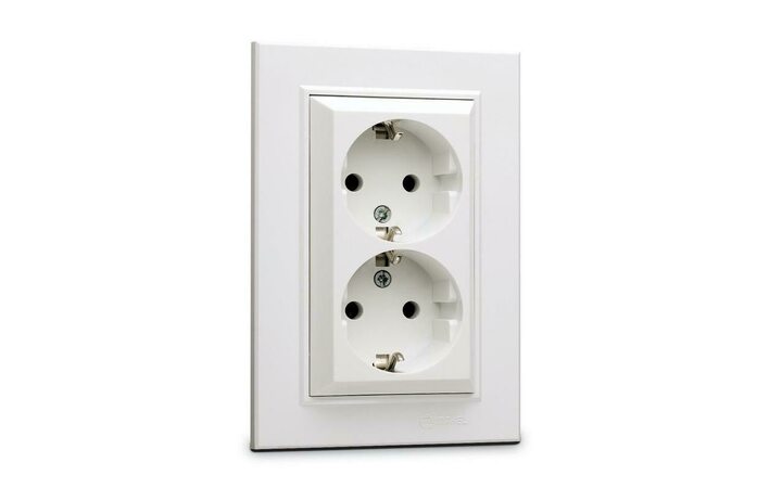 фото - Розетка 2-я с/з СП Karea 16А IP20 бел. Makel 56001082