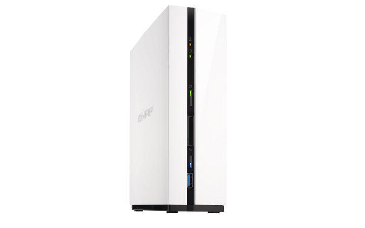 фото - Сетевой накопитель для дома QNAP D1