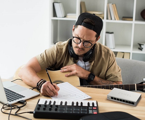 фото Zyxel GS1200-5HPV2-EU0101F